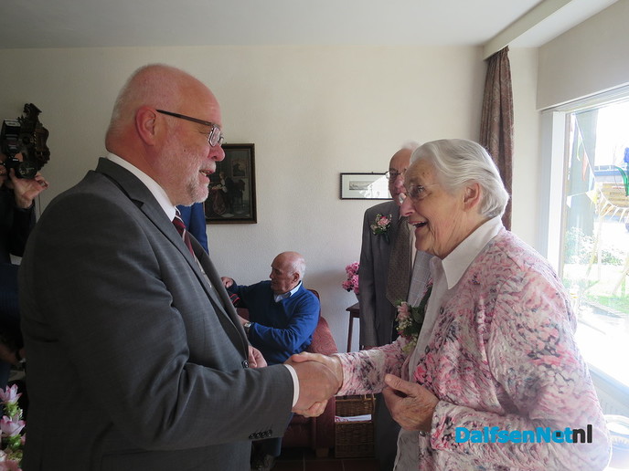 De heer en mevrouw Kuiper 60 jaar getrouwd - Foto: Wim