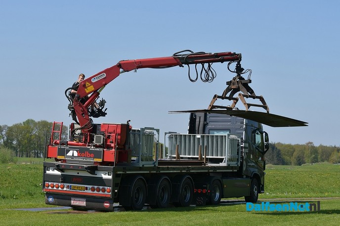 Voorbereidingen in volle gang, Oranjevereniging Dalfsen - Foto: Johan Bokma