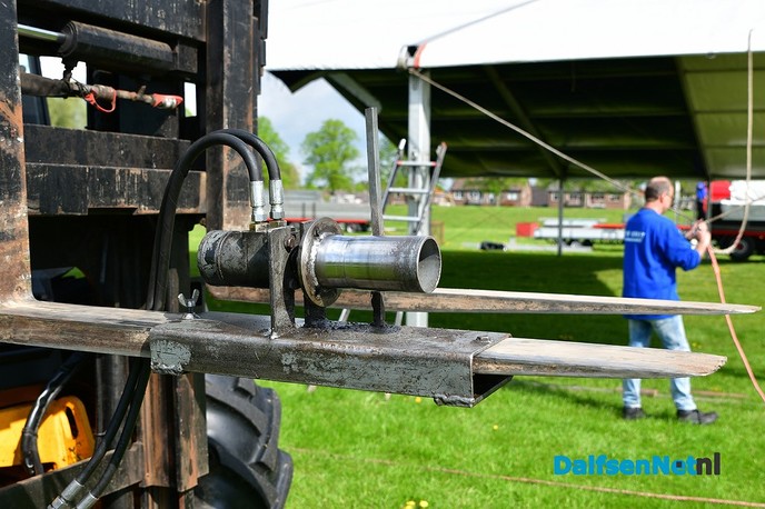 Voorbereidingen in volle gang, Oranjevereniging Dalfsen - Foto: Johan Bokma