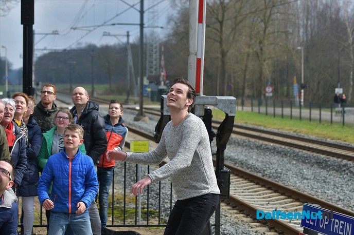 Spektakel op het perron bij het Oude Station - Foto: Johan Bokma