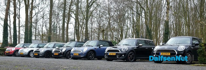 Minirijders starten paasrit bij de Witte Gans - Foto: Johan Bokma