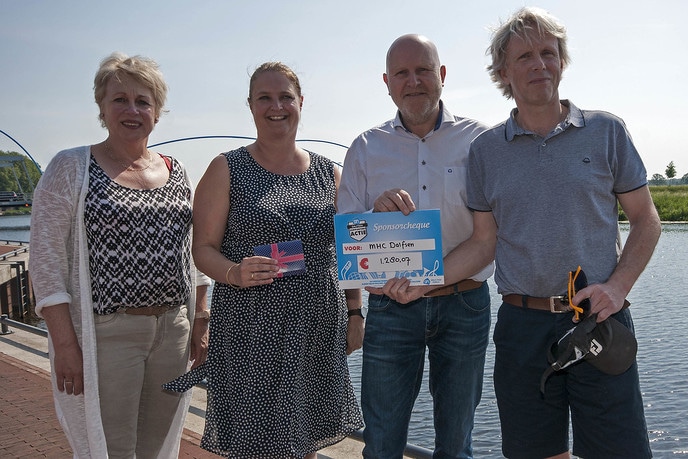 Uitreiken prijzen AH Supportersactie - Foto: Paul Scholten