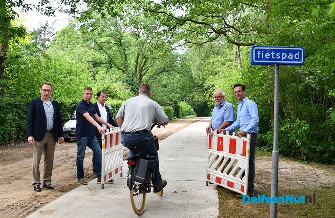 Fietspad Oude Oever officieel geopend - Foto: Johan Bokma
