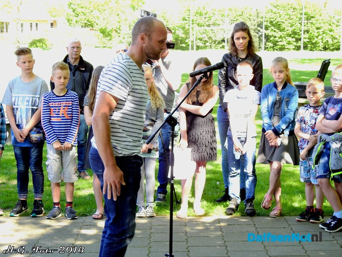 4 mei herdenking in Oudleusen. - Foto: H.G. Foto
