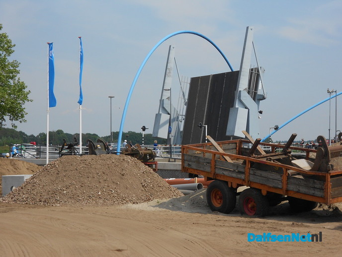 Werk aan het brugplein
