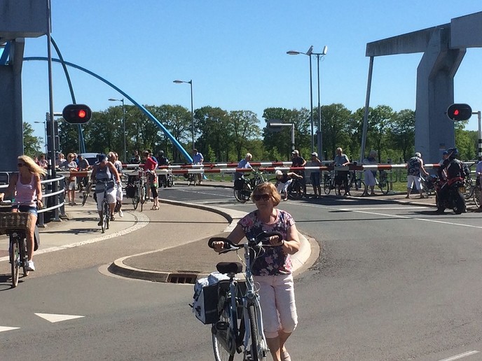 Verkeerschaos bij Vechtbrug - Foto: Eigen geleverde foto