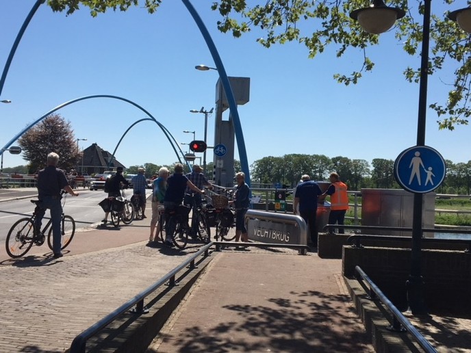 Weer gedoe met slagbomen van brug over Vecht - Foto: Eigen geleverde foto