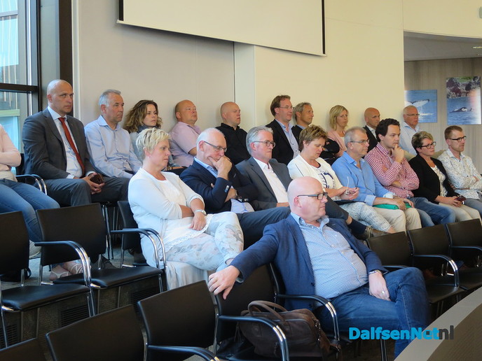 Het Dalfser college is weer compleet - Foto: Wim