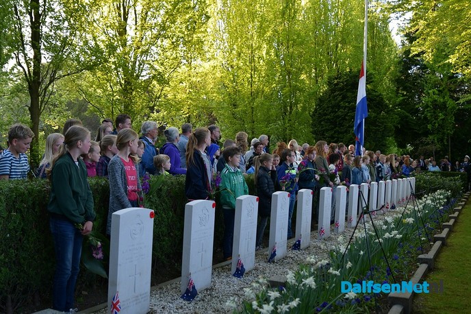 Dalfsen herdenkt de slachtoffers van de 2e Wereldoorlog - Foto: Johan Bokma