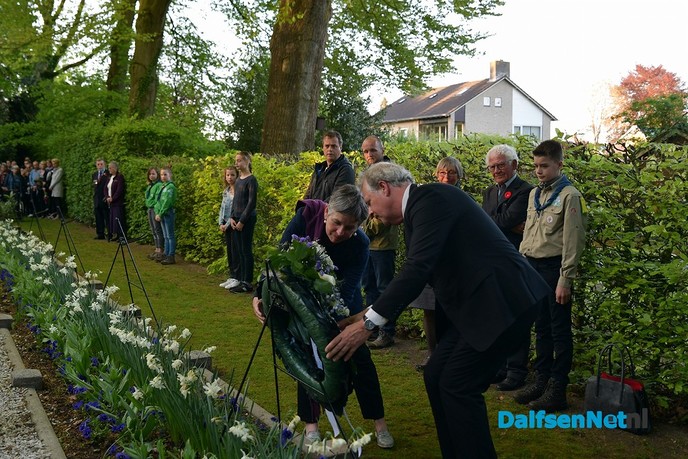 Dalfsen herdenkt de slachtoffers van de 2e Wereldoorlog - Foto: Johan Bokma