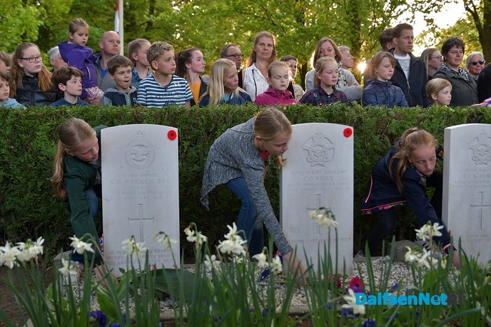 Dalfsen herdenkt de slachtoffers van de 2e Wereldoorlog - Foto: Johan Bokma