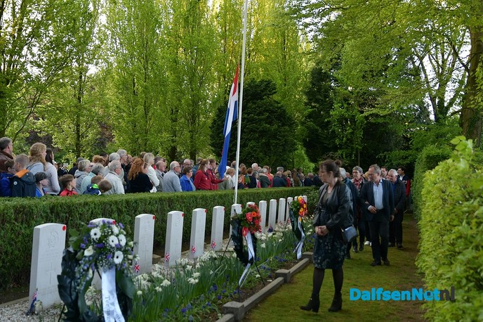 Dalfsen herdenkt de slachtoffers van de 2e Wereldoorlog - Foto: Johan Bokma