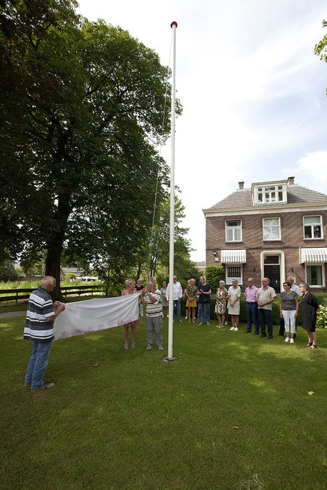 Het nieuwe logo is gehesen bij hospice - Foto: Geert Bistervels