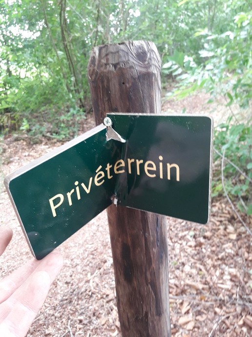 Schade aan bordje - Foto: Eigen geleverde foto