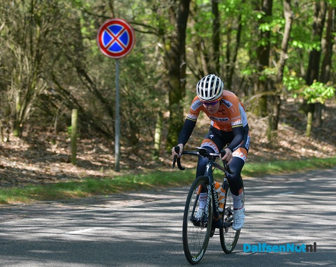 Winnaars en uitrijking van de Anna van der Breggen shirts - Foto: Johan Bokma