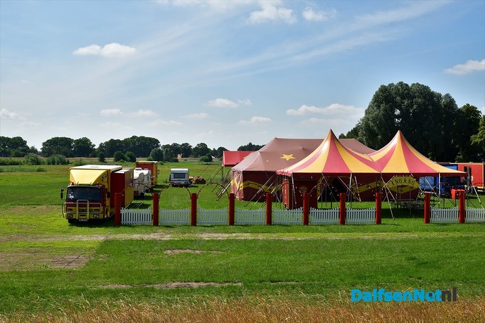 Familiecircus Barani is neergestreken in Dalfsen - Foto: Johan Bokma