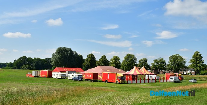 Familiecircus Barani is neergestreken in Dalfsen - Foto: Johan Bokma