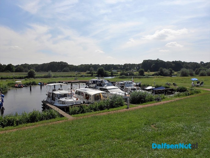 Zomerbeeld van de haven