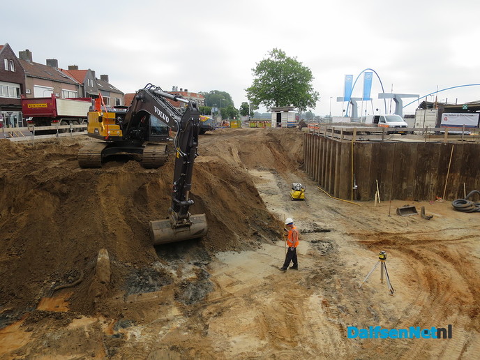 Enorm gat in het waterfront - Foto: Wim