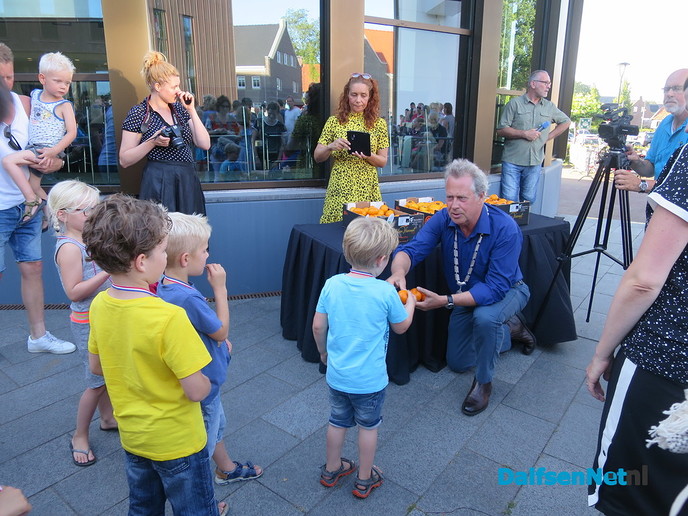 Uitreiking medailles voor de 361 deelnemende kinderen - Foto: Wim