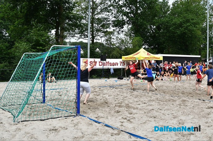 Opening beachveld Sportpark Gerner - Foto: Johan Bokma