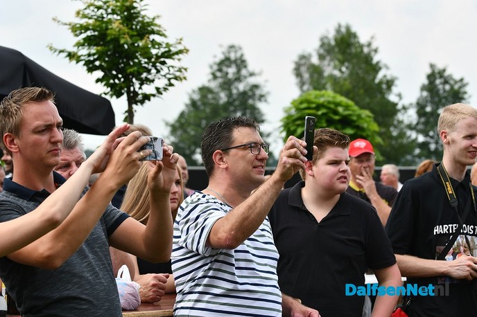 Een groot feest zondagmiddag Thuis bij Harten 10 - Foto: Johan Bokma