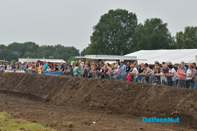 Veel nieuwe modellen auto’s na rodeo - Foto: Johan Bokma