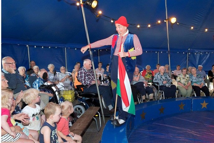 Vrienden van Rosengaerde bieden circusvoorstelling aan - Foto: Geert Bistervels