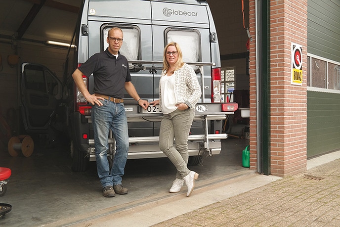 Vakkundig camper-onderhoud met informele sfeer
