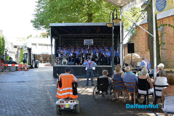 Blauwe Bogen Dag zucht onder de warmte - Foto: Johan Bokma