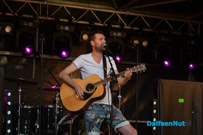 Een subtropisch Kerkplein tijdens House of Rock bij Nikki’s - Foto: Johan Bokma