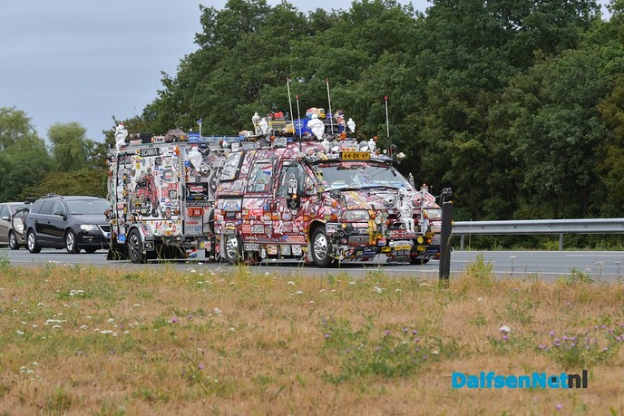 Publiek geniet langs A28 van uittocht Truckstar Festival - Foto: Johan Bokma