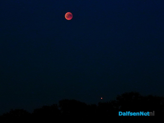Maanverduistering vanaf de Vechtbrug - Foto: Ingezonden foto