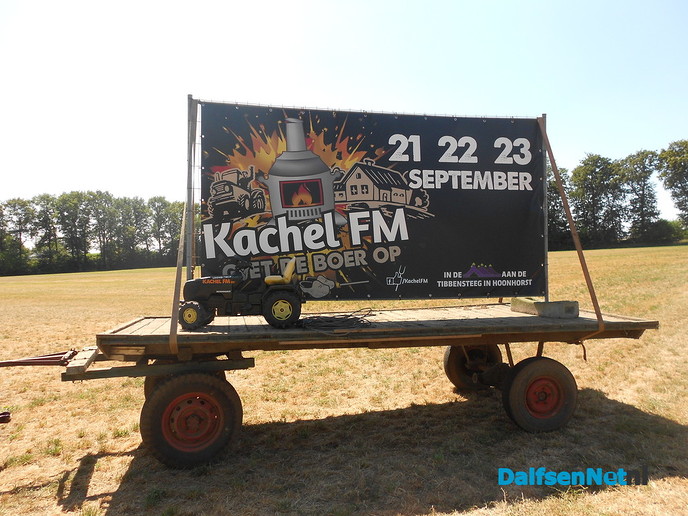 KachelFM giet de boer op