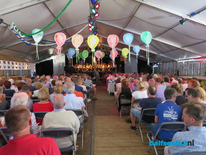 25 jaar sproeifeest met een indrukwekkende tentviering - Foto: Wim