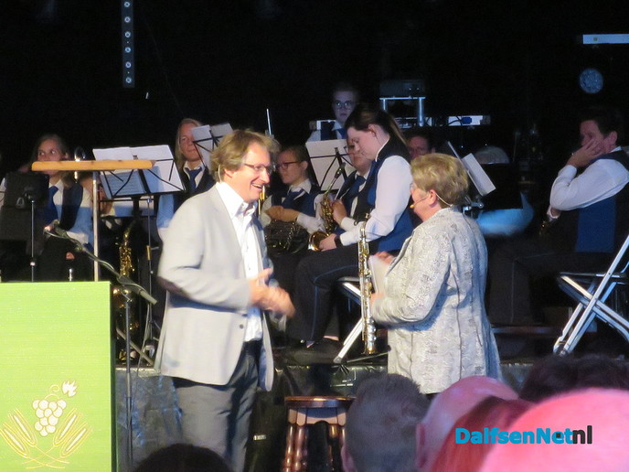 25 jaar sproeifeest met een indrukwekkende tentviering - Foto: Wim