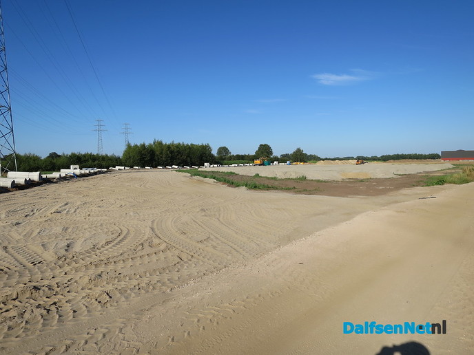 Viaduct N340 bijna gereed, wanneer komt de weg? - Foto: Wim
