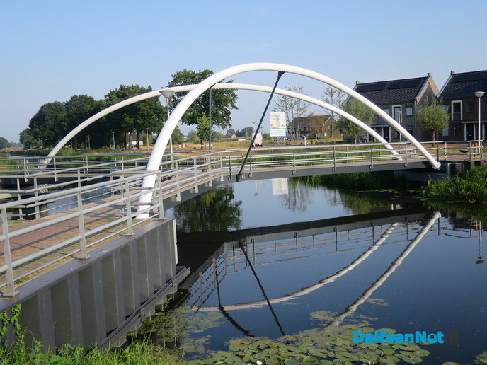 Een nieuwe brug aan het Jaagpad te Lemelerveld - Foto: Wim