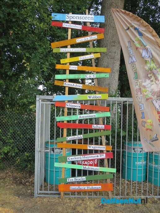 Ook in Lemelerveld is de timmerweek in volle gang - Foto: Wim