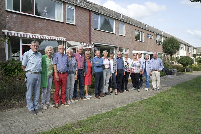 Gouden reünie Vaneg huizenblok Nieuwe Uitleg 36-50 - Foto: Geert Bistervels
