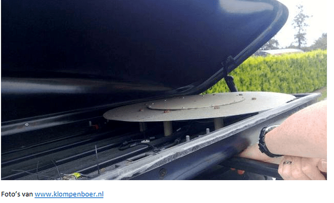 Reactie op Auto met TV antenne - Foto: Eigen geleverde foto