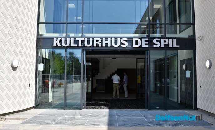 Burgemeester Noten neemt afscheid in kulturhus De Spil - Foto: Johan Bokma