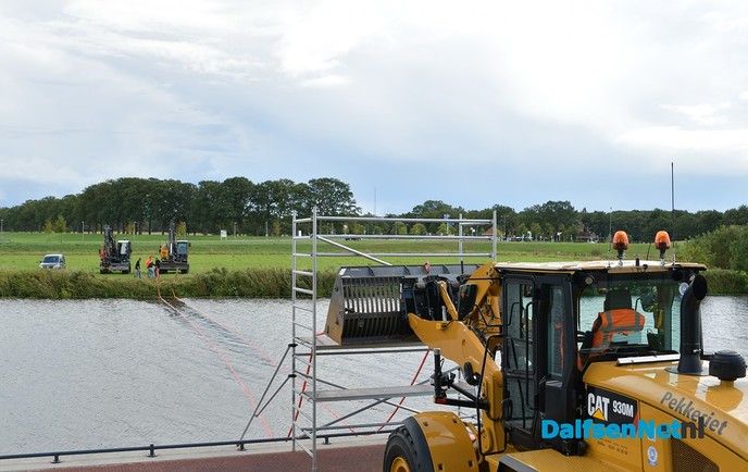 Vanavond een geweldig spektakel in Dalfsen aan de Vecht! - Foto: Johan Bokma