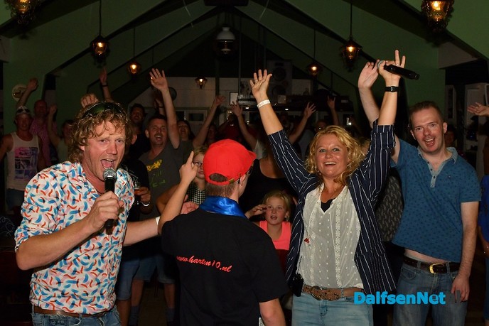Een geweldig feest met Harten 10 op de camping - Foto: Johan Bokma