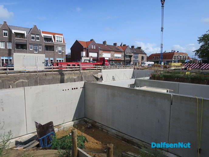 Mammoet voor een klein klusje in Dalfsen - Foto: Wim
