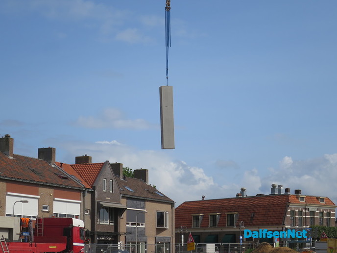 Mammoet voor een klein klusje in Dalfsen - Foto: Wim