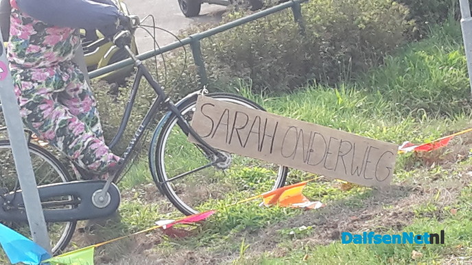 Waar fietst Sarah naar toe? - Foto: Ingezonden foto