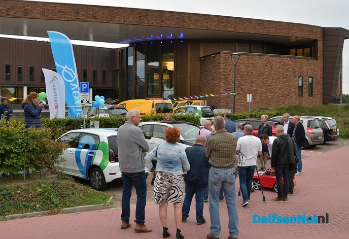 Eerste laadpunt grootste Europese aanbesteding in gebruik genomen in Dalfsen - Foto: Johan Bokma