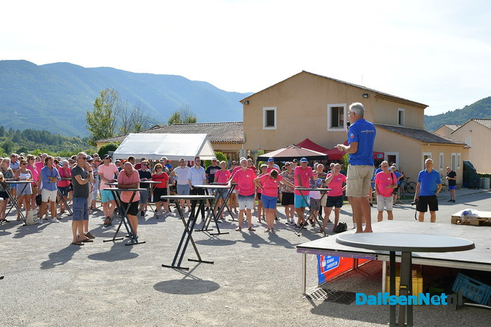 Team logistiek verzette bergen werk op de Mont Ventoux. - Foto: Johan Bokma