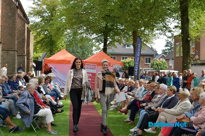 Druk bezocht modespektakel bij Proef Dalfsen - Foto: Johan Bokma